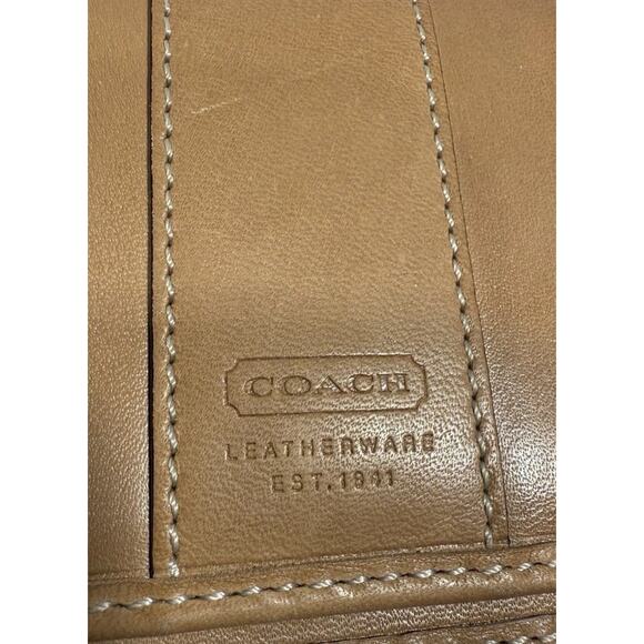 Coach Wallet Leatherware Tan Leather Trifold NWOT Small Marks - Picture 1 of 9